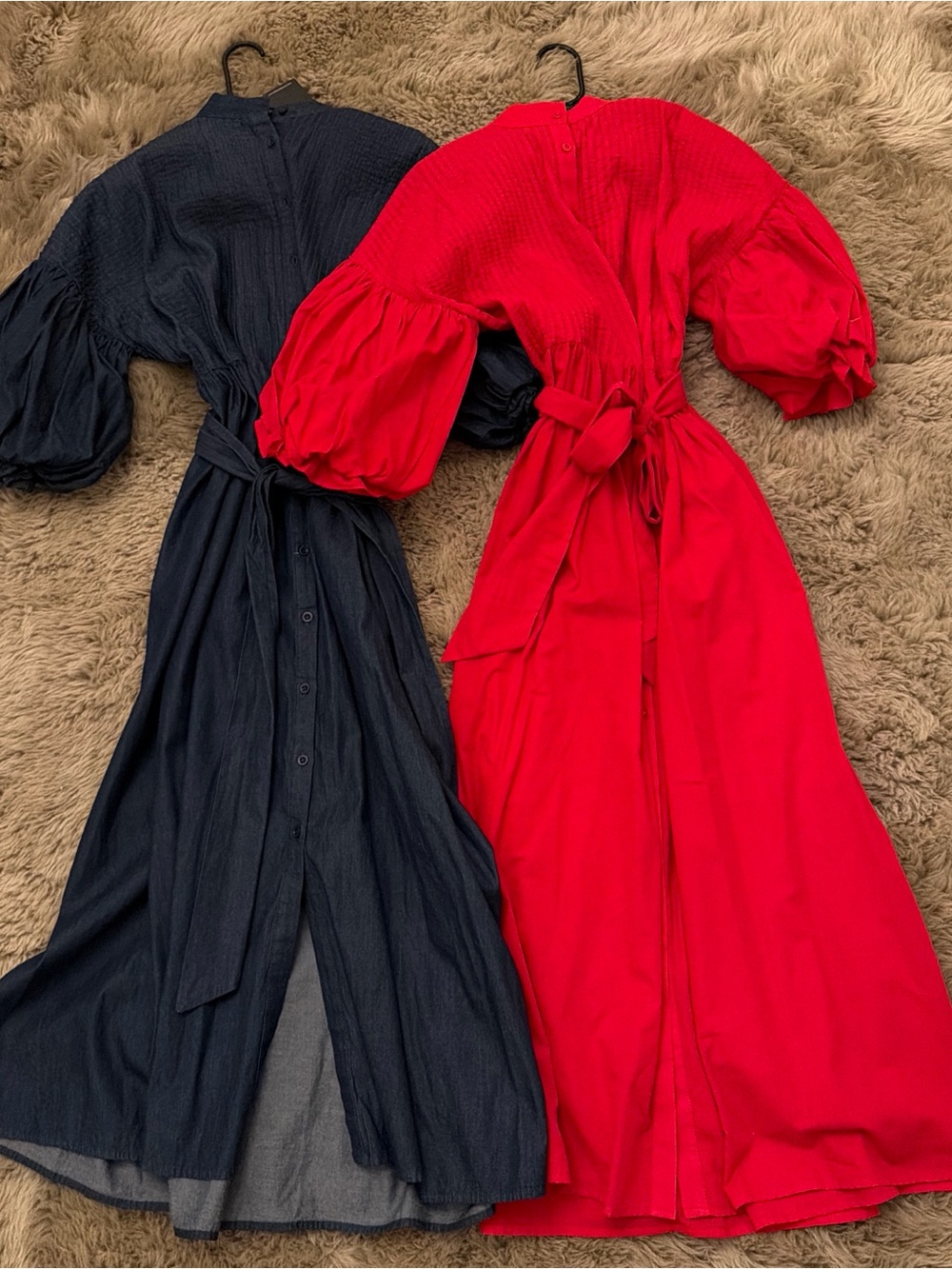 Flowy Puff-Sleeve Maxi Dress in Navy and Red
